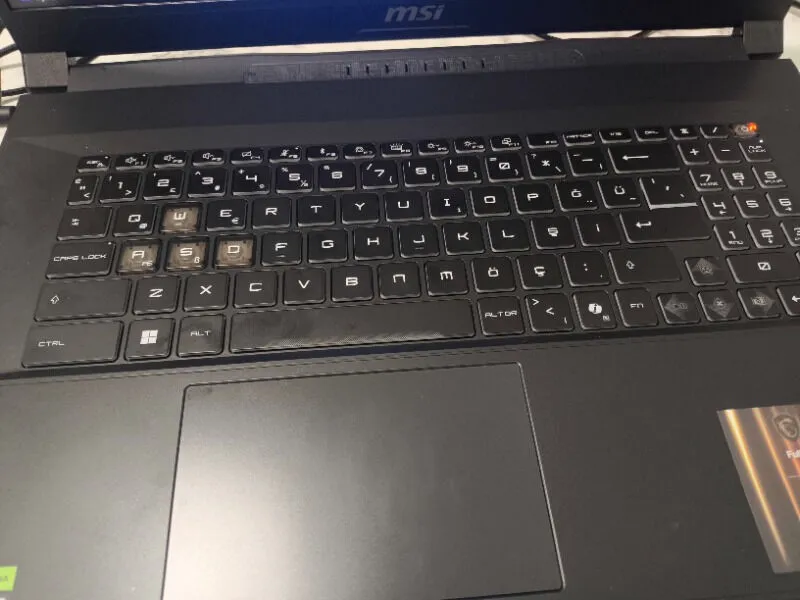 MSI KATANA 17 HX B14WFK-257XTR Intel Core i7 14650HX 16GB 1TB SSD RTX5060 Freeods 17.3″ QHD 240Hz Taşınabilir Bilgisayar
